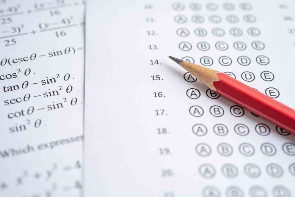 Le prove di selezione al concorso per allievi finanzieri prevedono un test di 90 domande a scelta multipla
