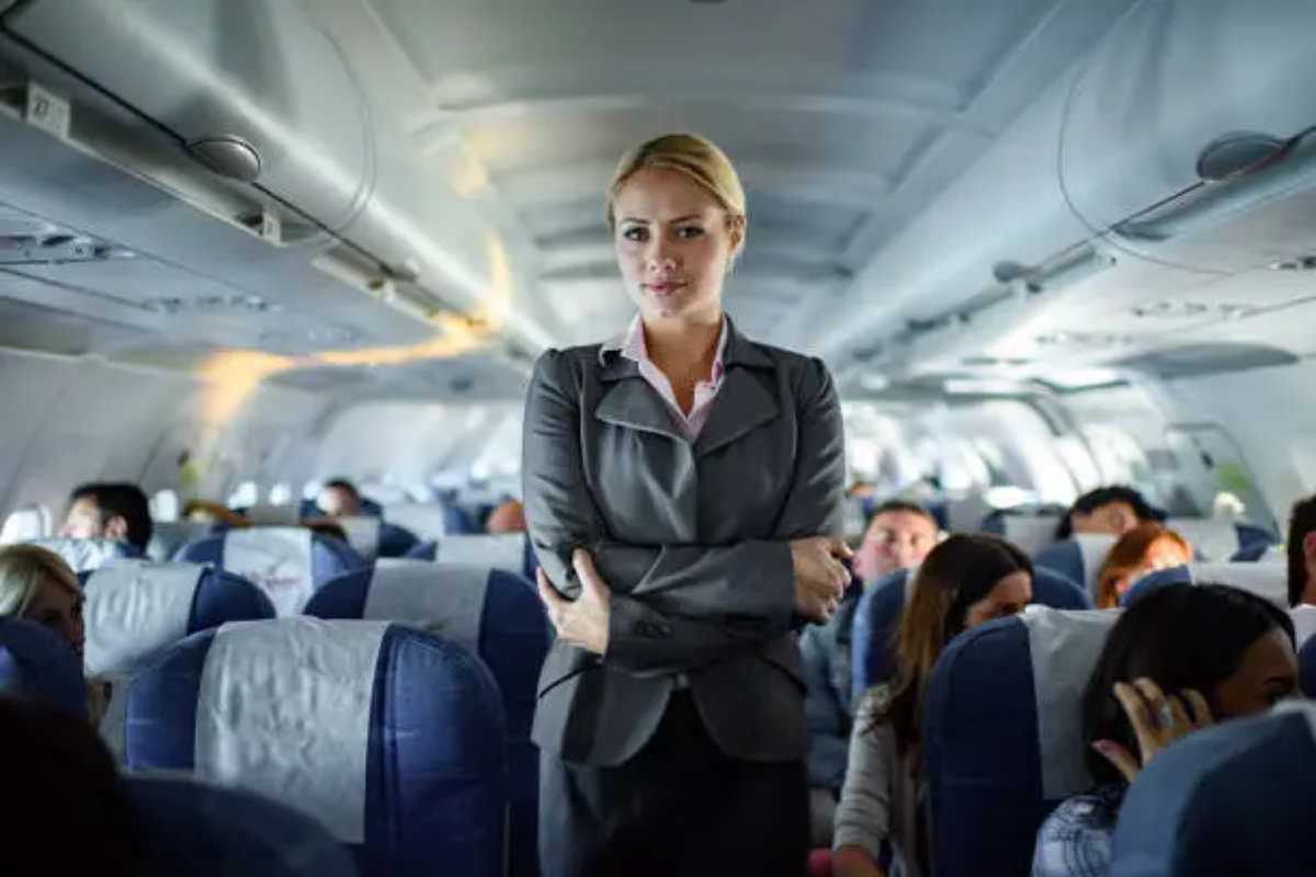 assistente di volo in aereo offerte di lavoro
