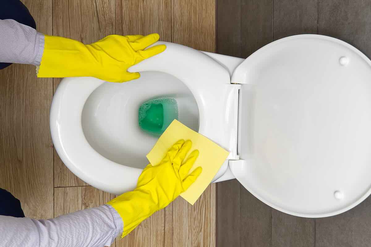 Allarme batteri: il WC non è il posto più sporco